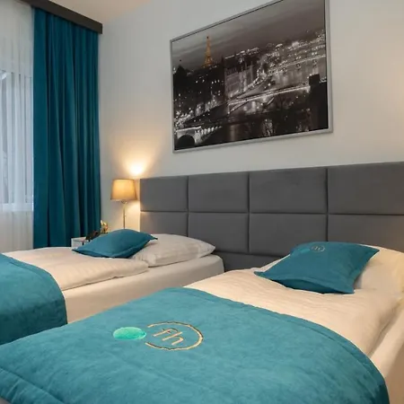 Friends Hotel 4*