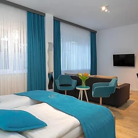 Friends Hotel 4*