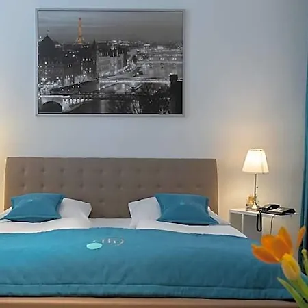 Friends Hotel 4*