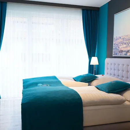 Friends Hotel 4*